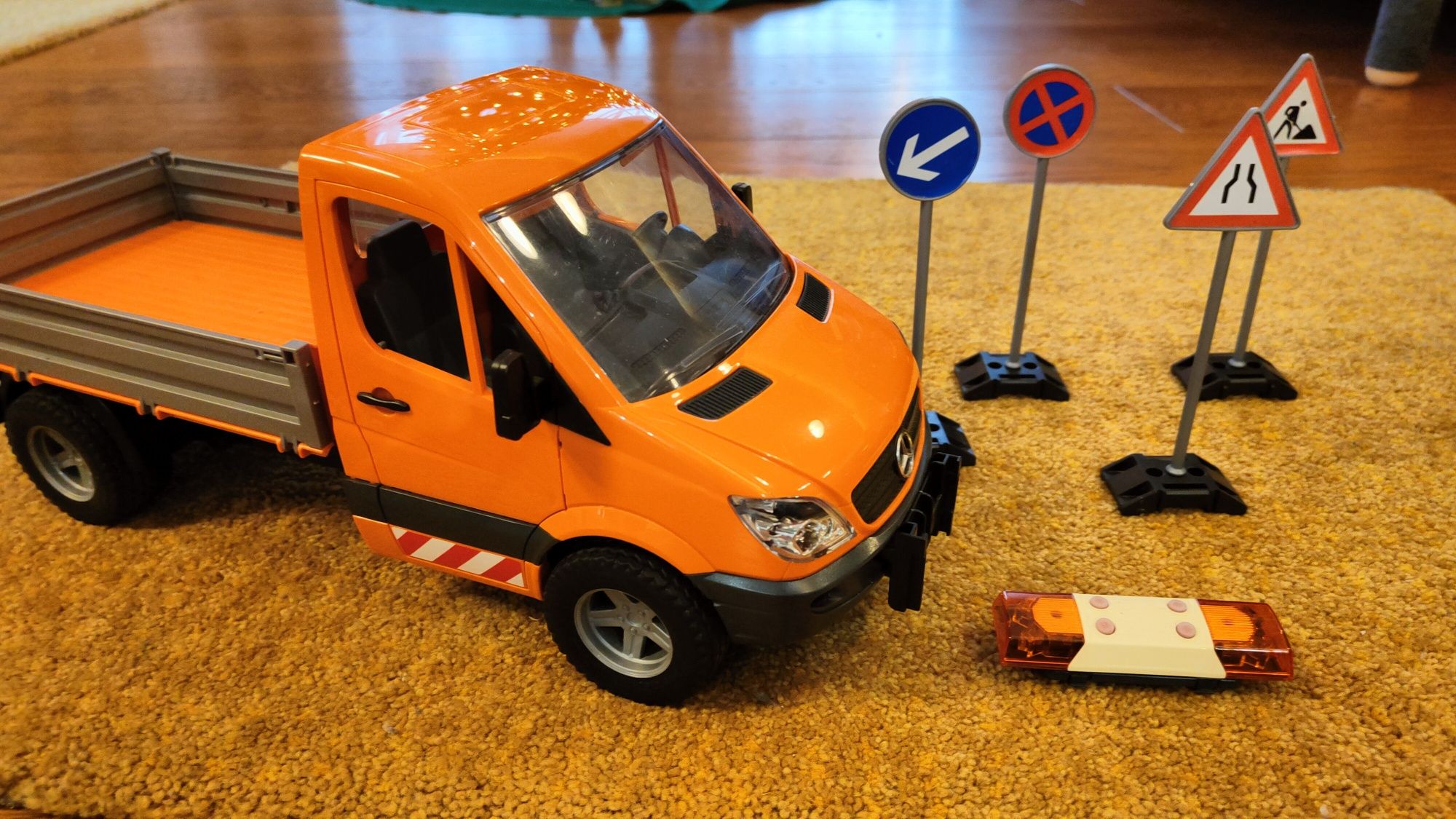 Bruder 02677 Mercedes Sprinter służba drogowa pojazd do prac drogowych