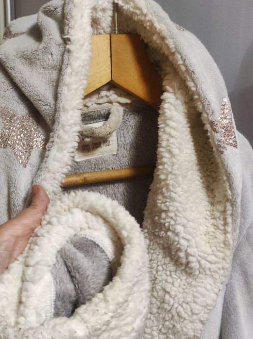 Халаты веллюровые54р