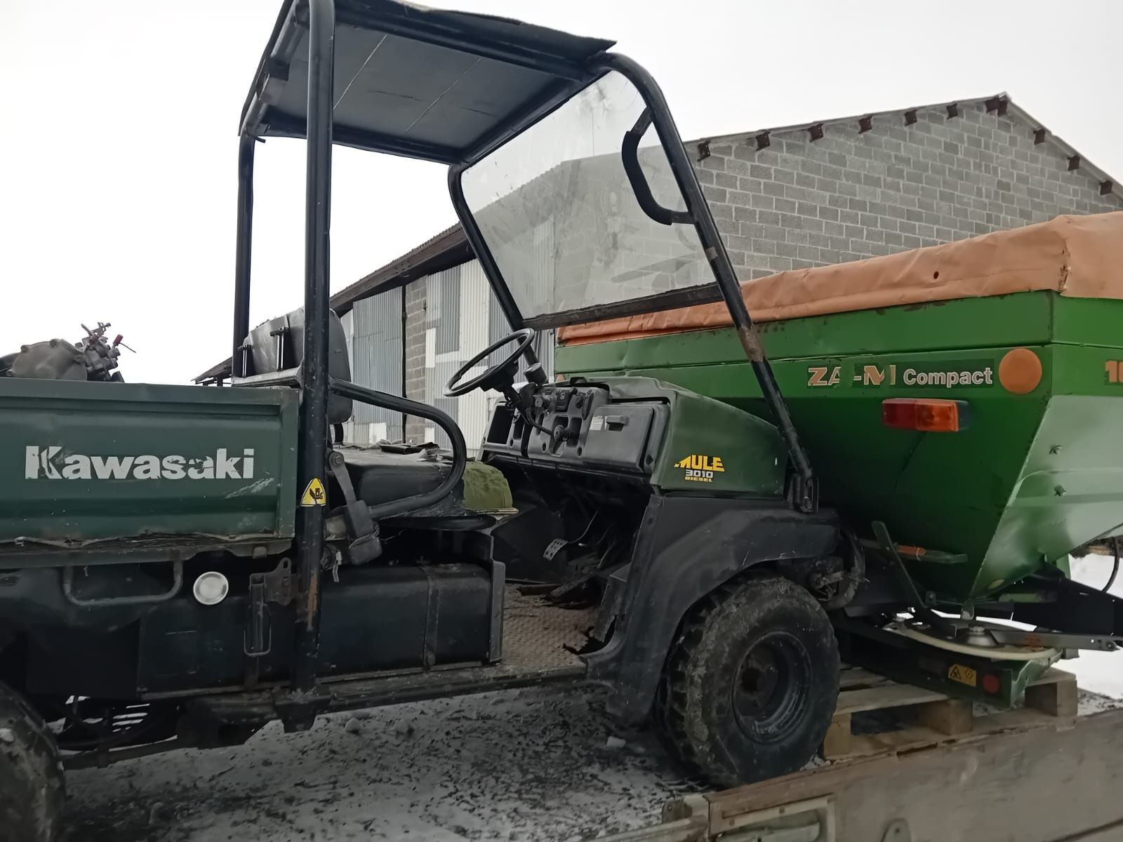 Kawasaki Mule 3010 4x4 3cyl diesel Sprowadzony Buggy  Quad Polaris CF