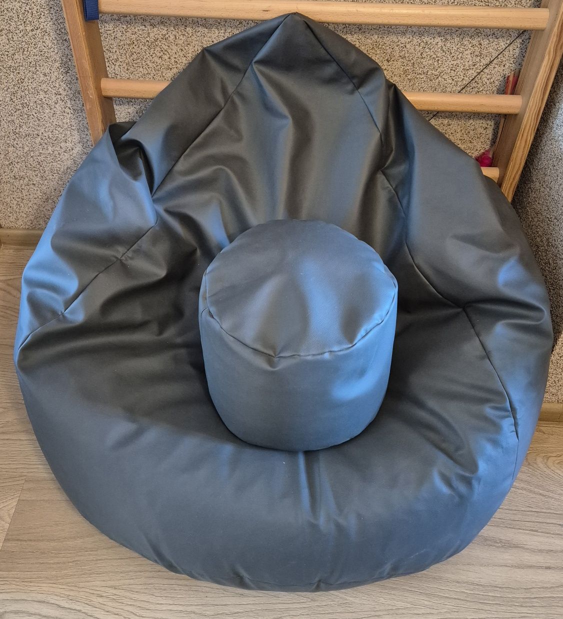 Pufa XXXXL worek z podnóżkiem, jak nowy