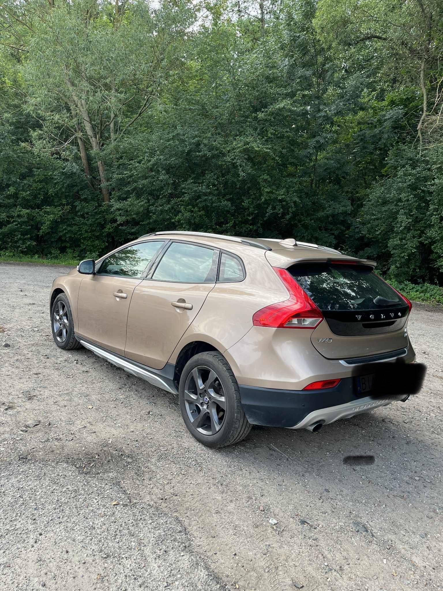 Volvo v40 cross country