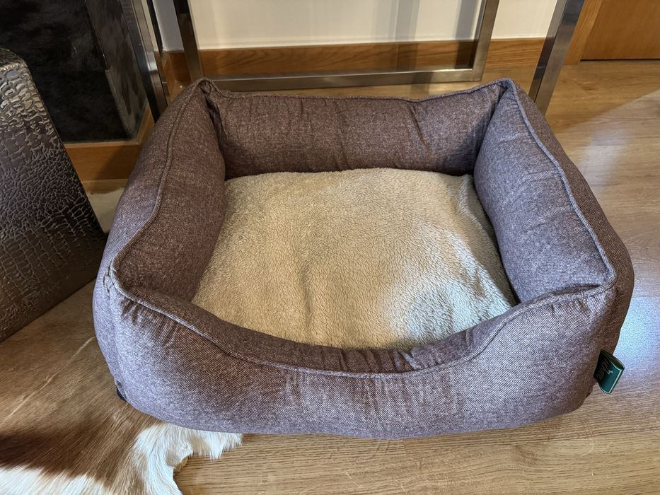 Cama para Cão Hunter – Dog Sofa Boston (S) 60×50×20 cm – Castanha