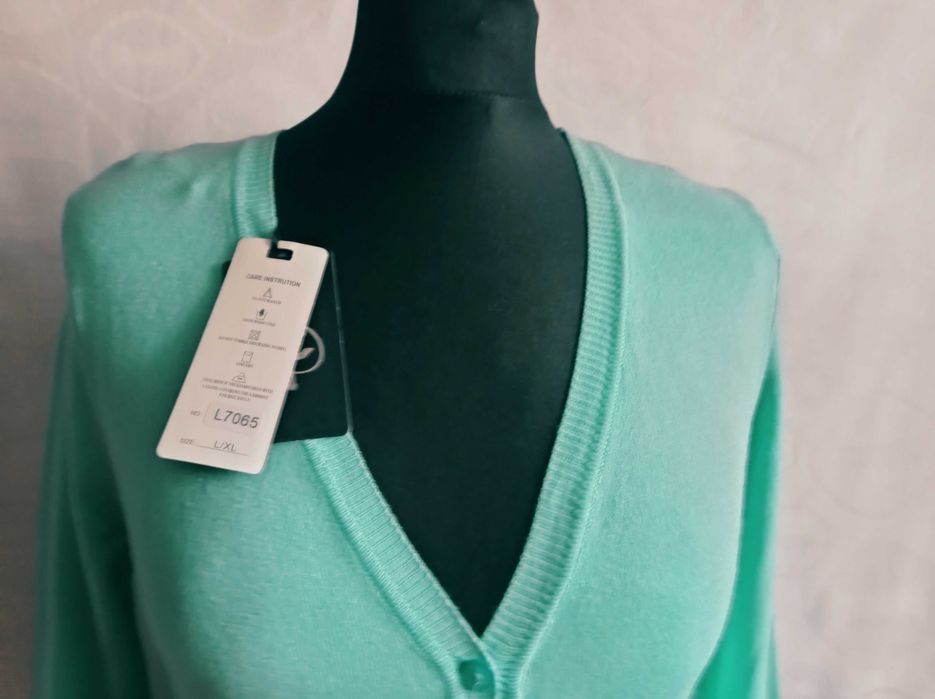 Ładny miętowy sweterek rozpinany z długim rękawem L/XL