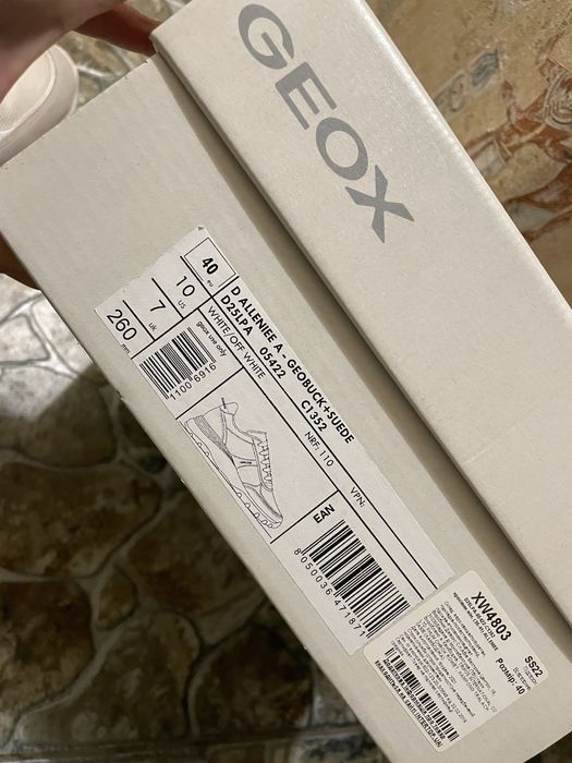 Женские  фирменные туфли на молнии и на шнурках