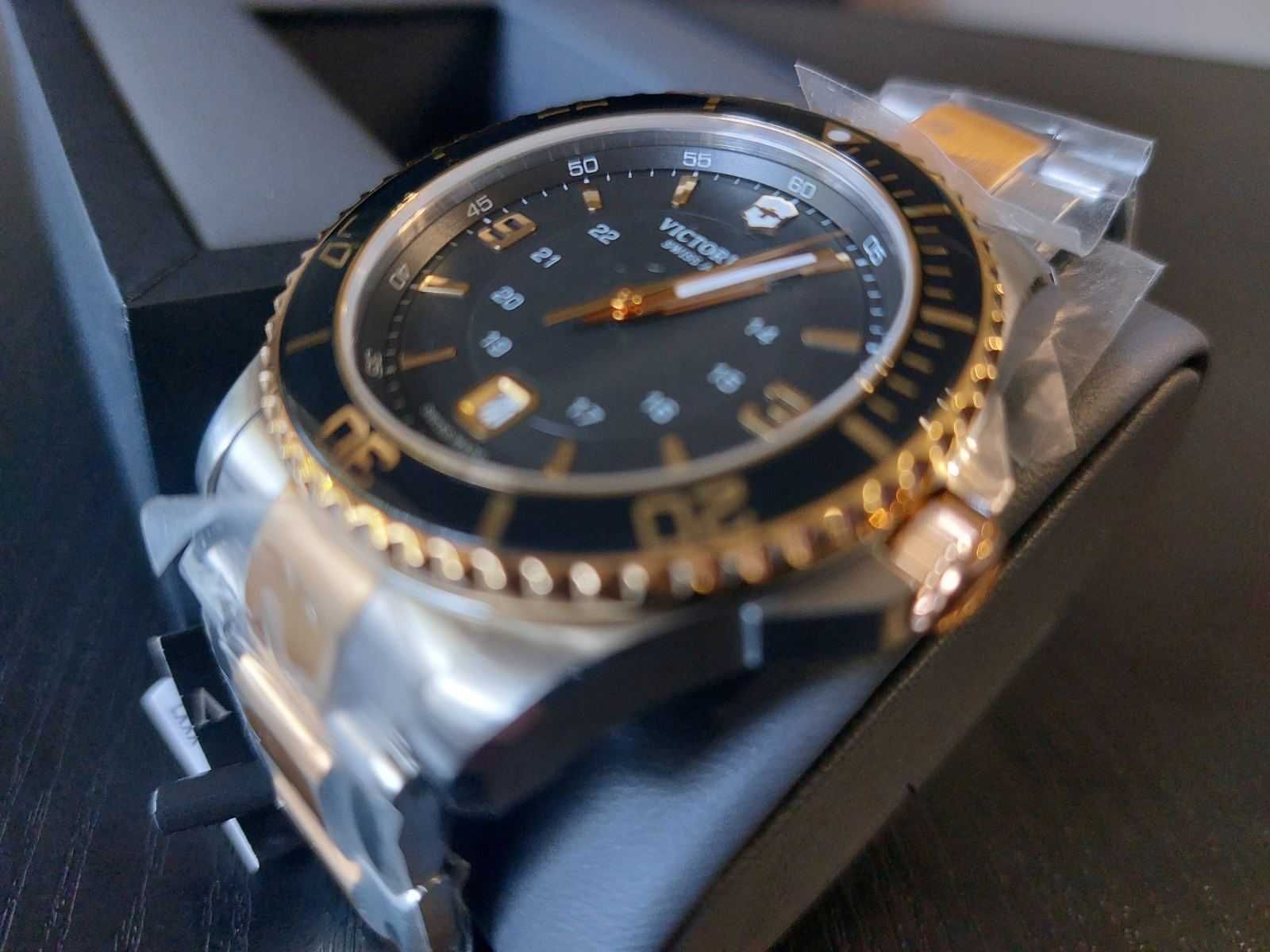 годинник VIKTORINOX Maverick Swiss made