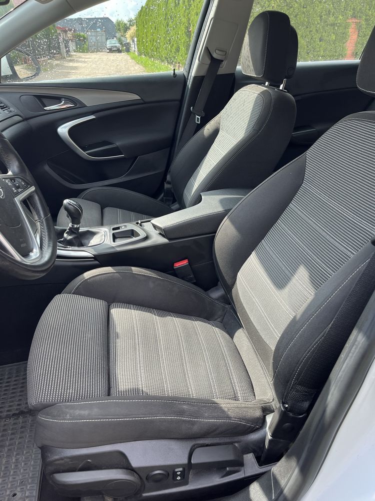 Opel insignia 2.0d 2010r