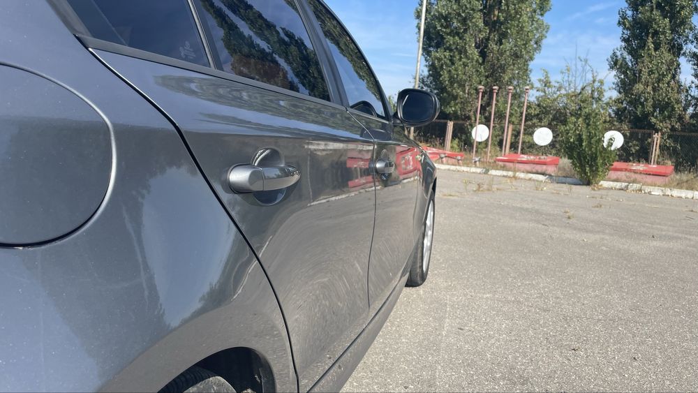 BMW 1 series 2.0 бензин