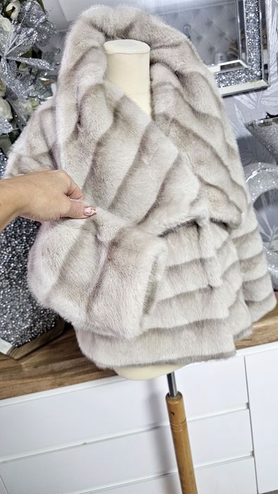 Nowa z metką futerko