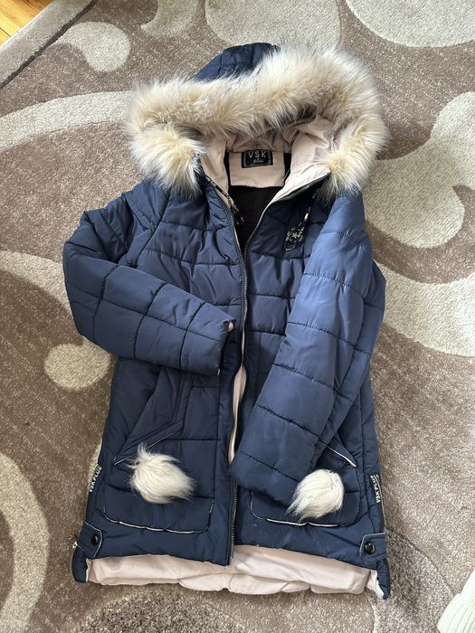 Куртка на дівчину