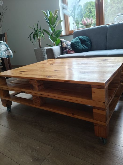 Stolik z palety, drewno, solidnie zrobiony