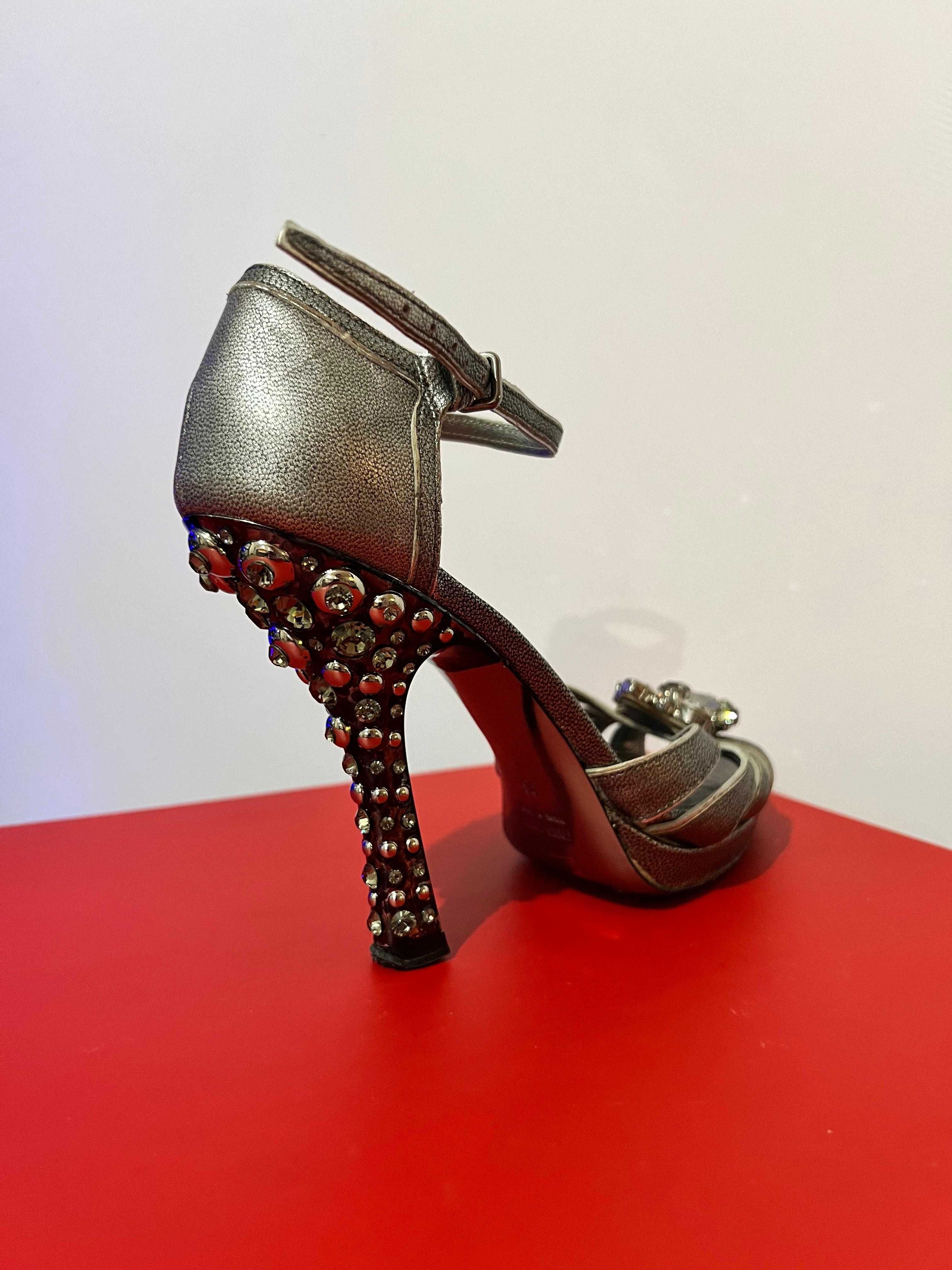 Sapatos Miu Miu Originais Cinza