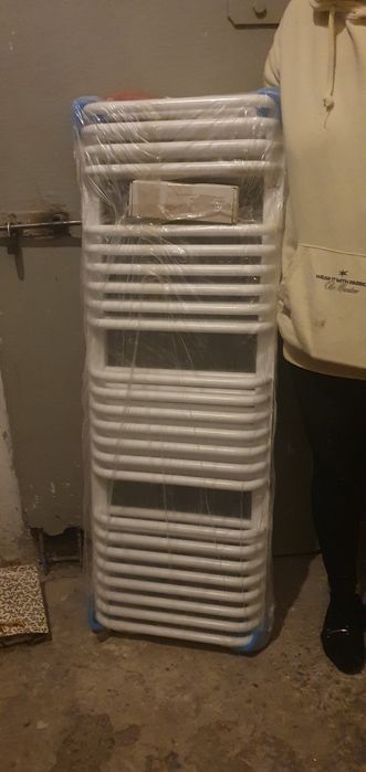 Grzejnik TYTUS 1260/440 RAL 9016