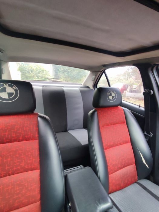 БМВ е 36  ,1993 року  ,обем 1,6 бенз.