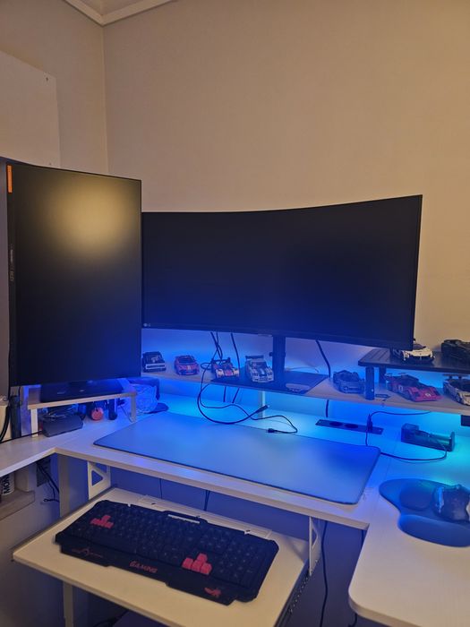 Set de secretária e monitores