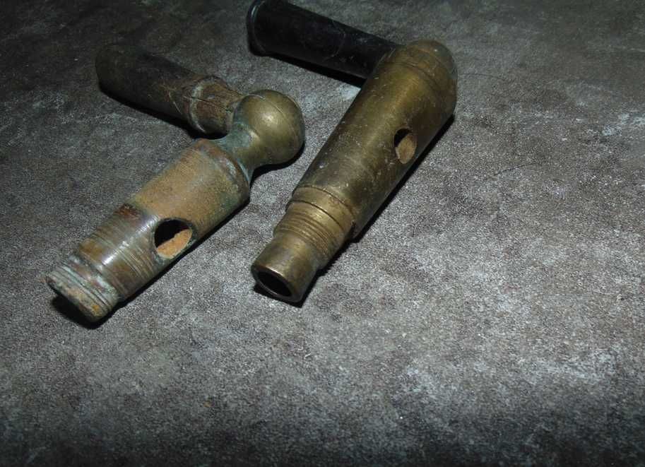 Przedwojenny mosiężny zawór,szpunt do beczka,kega,cena za 1 sztukę