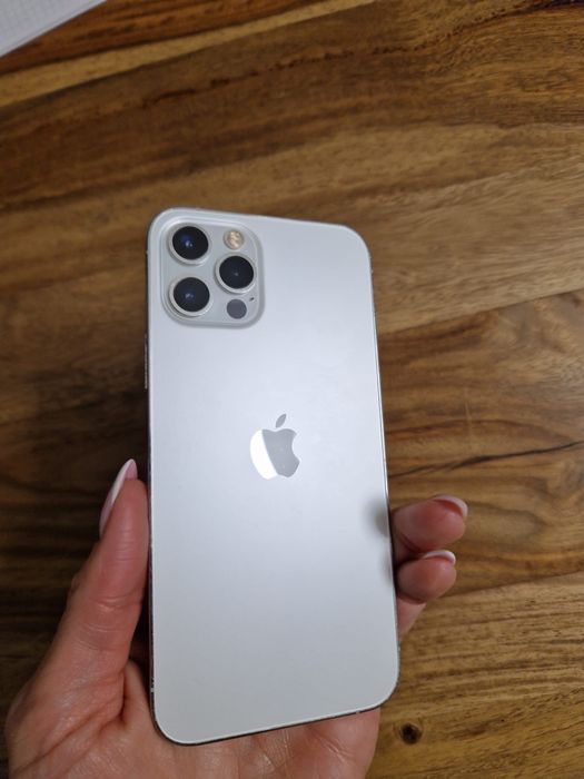 IPhone 12 PRO - srebrny