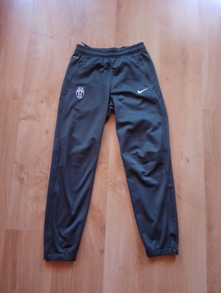 Nike spodnie dresowe dresy Juventus r. 146-152 cm