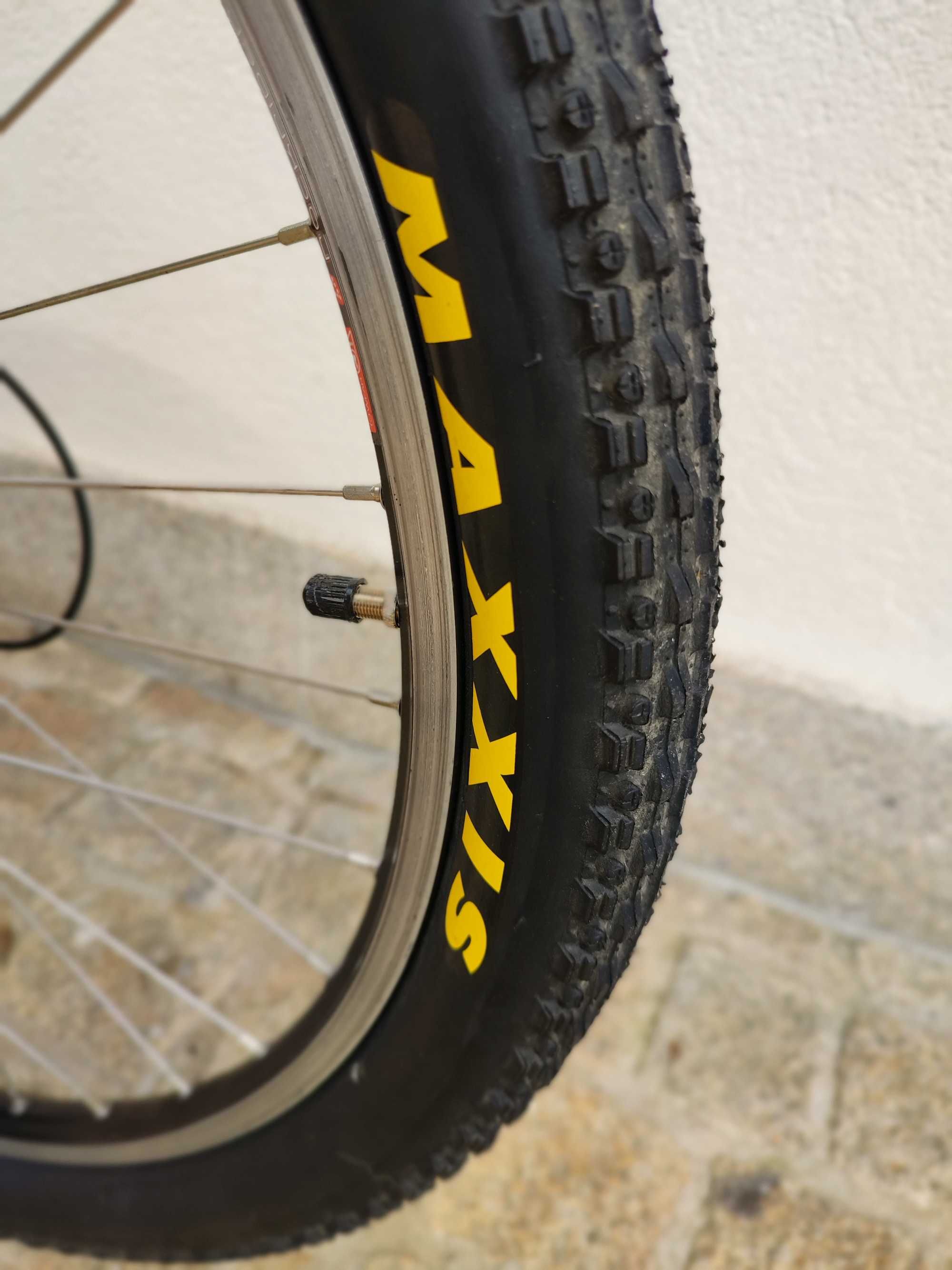 Bike Monty R aluminium 7005 Force-ShimanoAlívio/Altus 380€ negociaveis