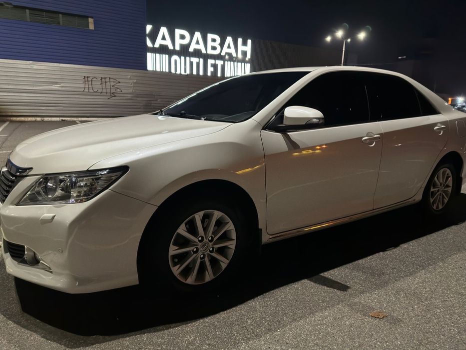 Toyota Camry 2011 рік