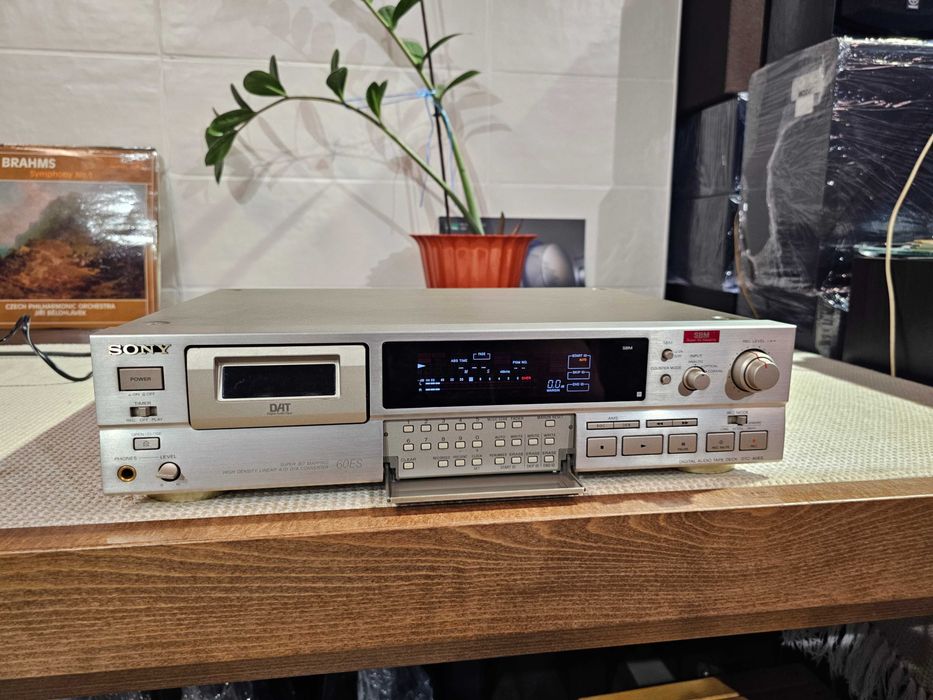 DAT дека Sony DTC-60ES
