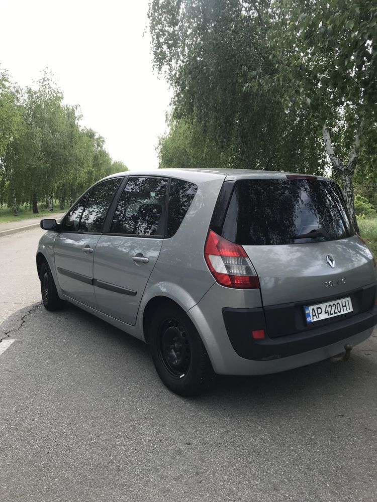 Renault Scenic 2 2005 1,5 dci дизель