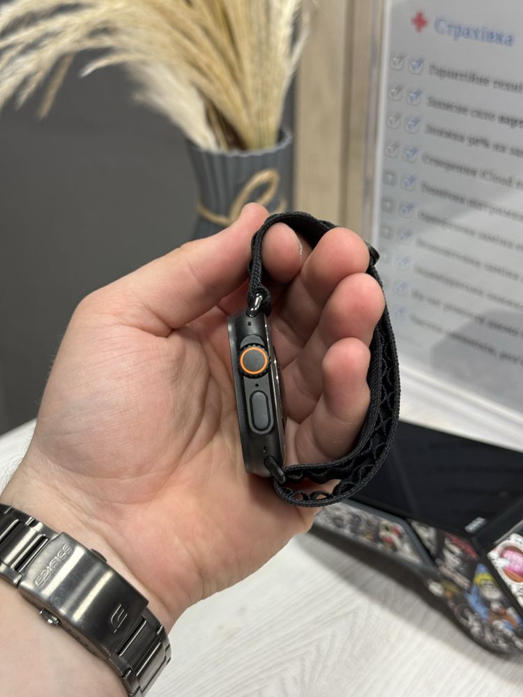 Apple watch Ultra 2 49mm black titanium.