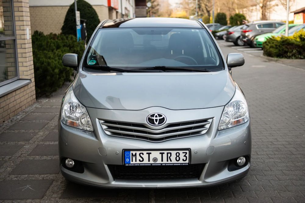 Toyota Verso Verso 2.0 D4D Webasto PCD Panoramiczny Dach ASO Niemcy