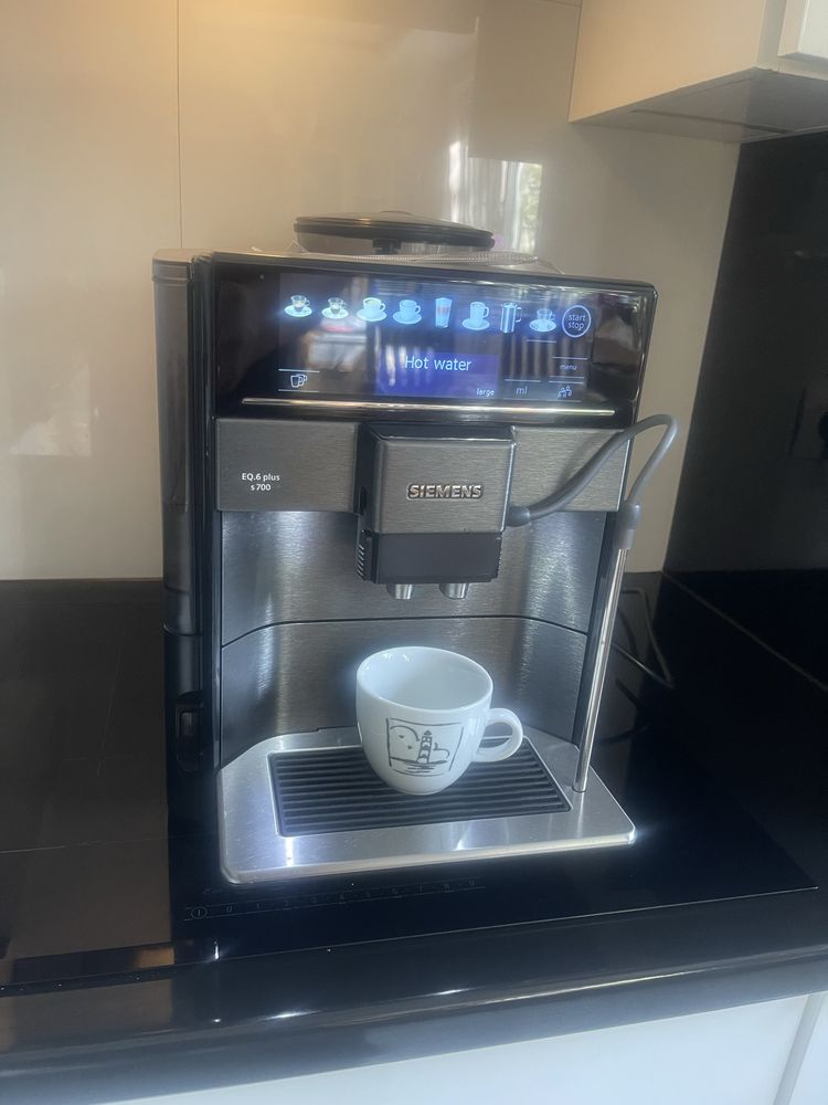 Siemens EQ6 plus seria 7 ,Dark inox , dotyk  , Podświetla filizankę