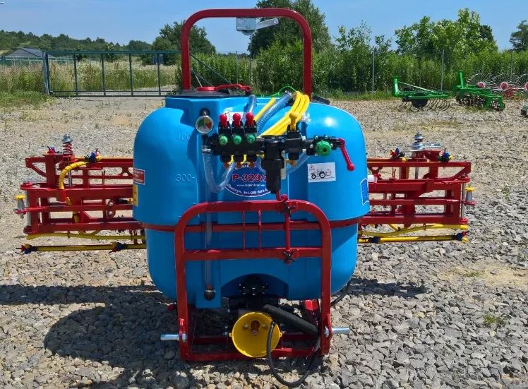 оприскувач навісний, опрыскиватель навесной, тракторний оприскувач