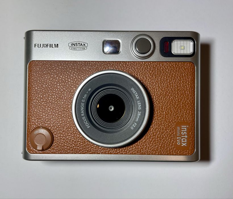 Камера Instax mini Evo від Fujifilm