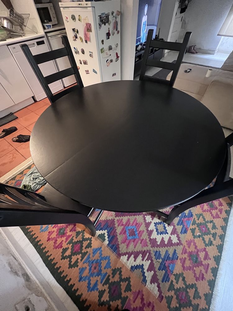 Sofa  cama com lugar para arrumamar  e mesa de 3 lugares estensíva