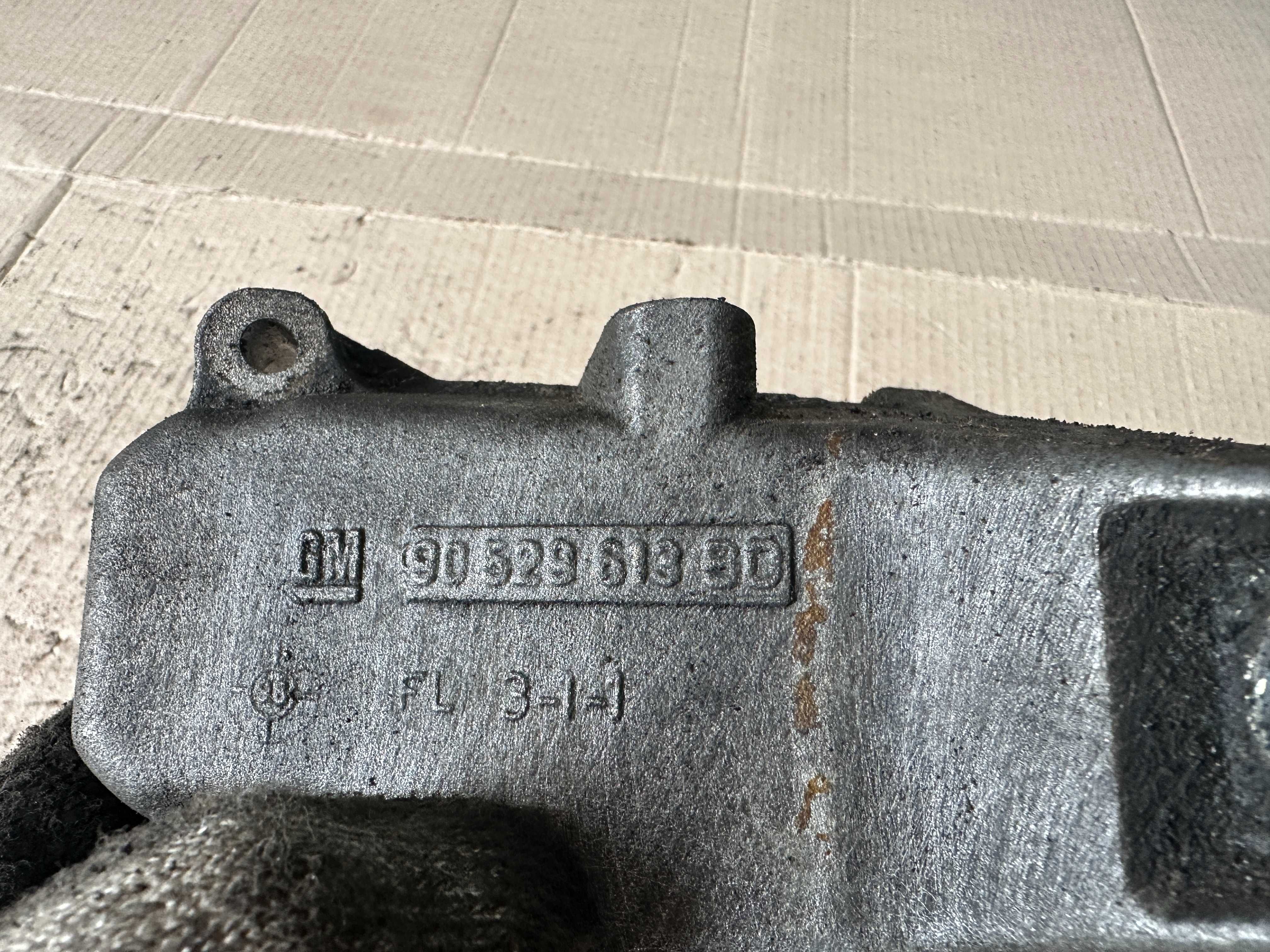 Кронштейн гідропідсилювача Opel Vectra B 90529613