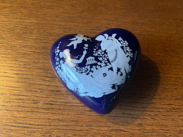 Serce kobaltowa porcelanowa figurka puzderko na pachnący susz