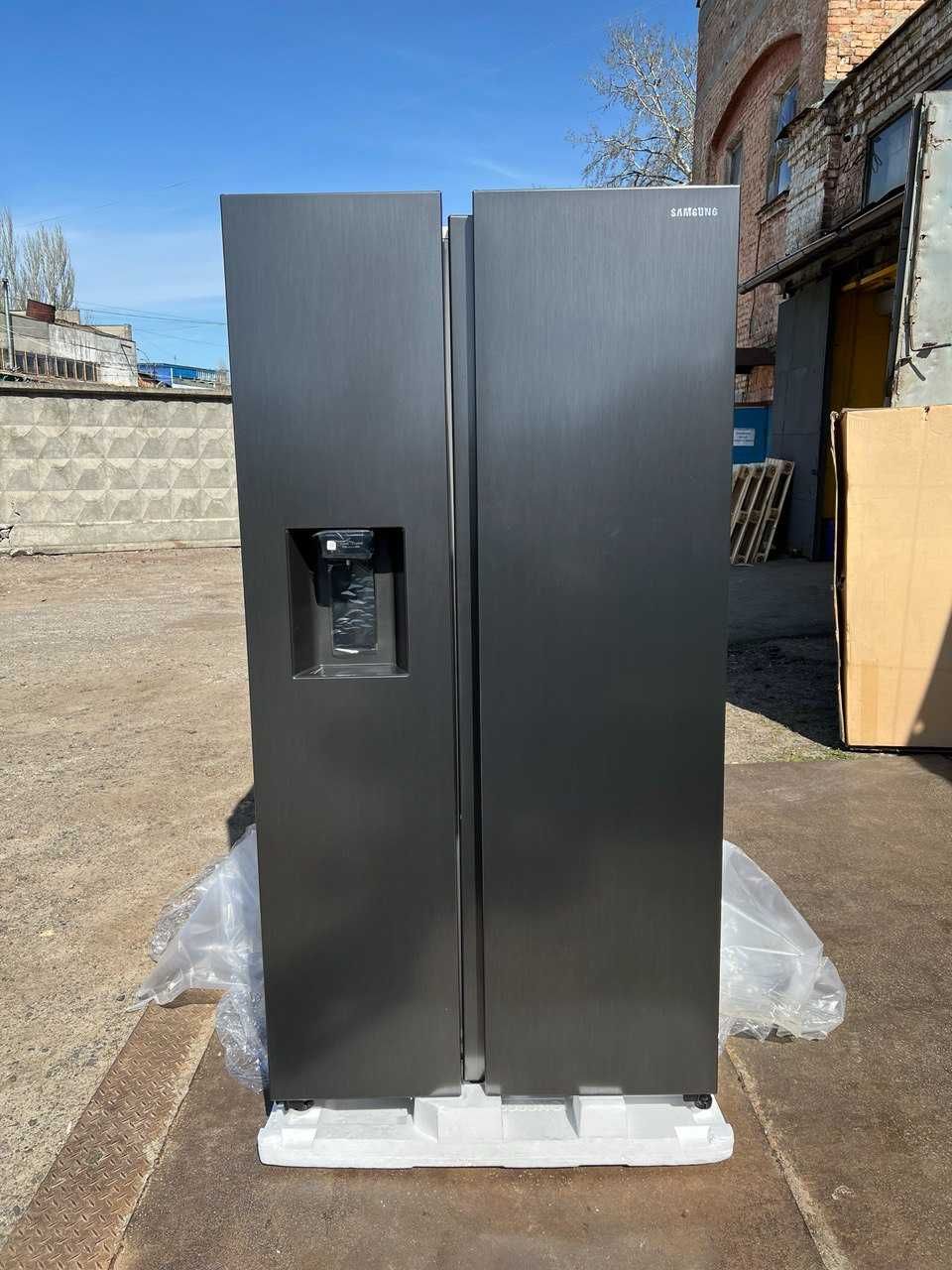 Холодильник Side-by-Side Samsung RS6GA8521B1, 178см, 634л, Німеччина!