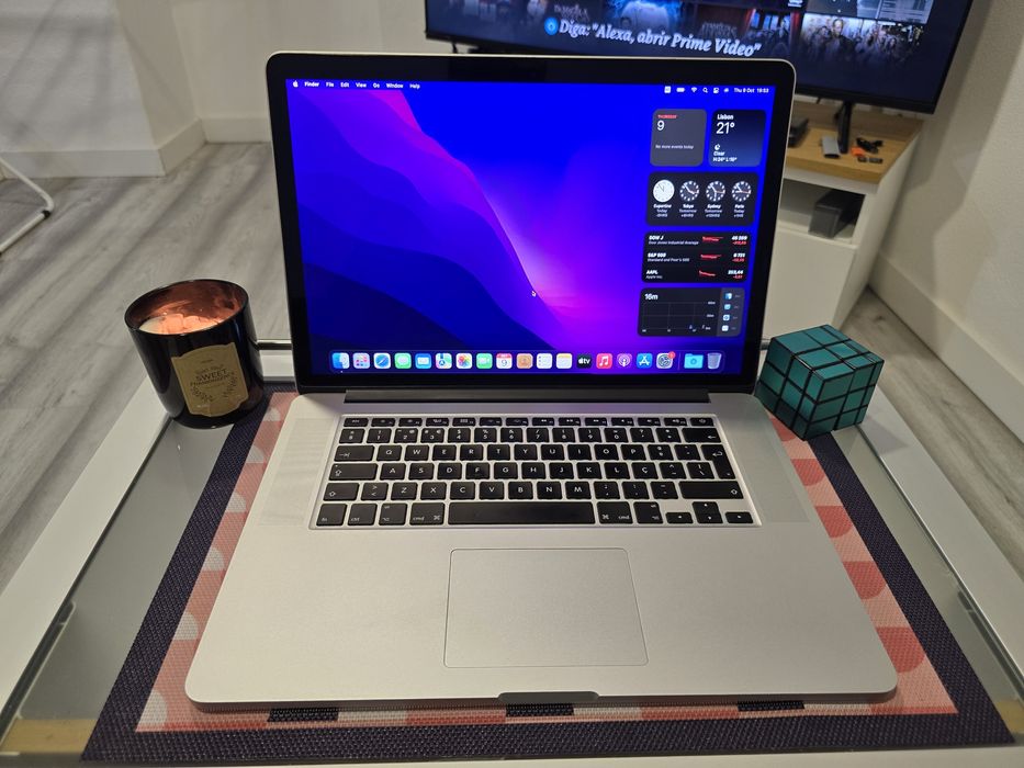 MacBook Pro 15" i7, 16GB , 512GB SSD, gráfica dedicada + bateria nova