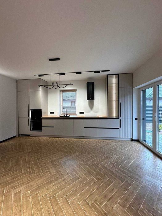 Будинок 98 м² з ремонтом, 3 спальнями та терасою на 4 сотках, Газ