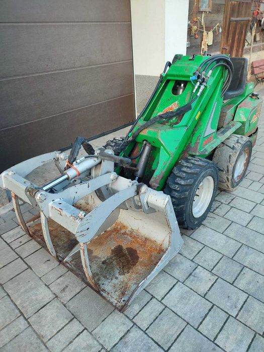 Mini ładowarka Avant 320