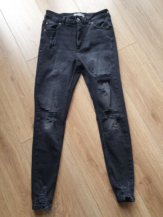 Jeansy z przetarciami Primark