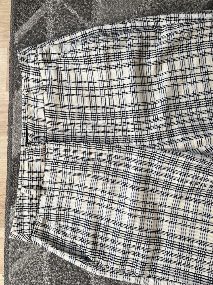Spodnie kremowe w kratkę firma MOHITO roz. 38 (M)