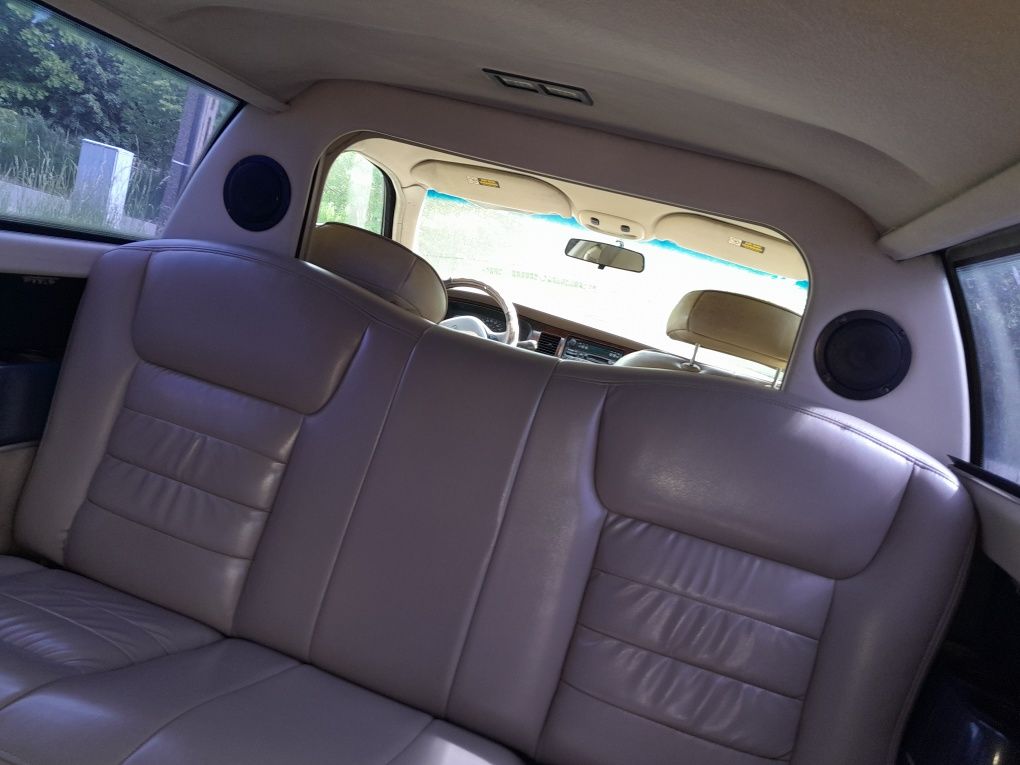 Klapa bagażnika lincoln town car