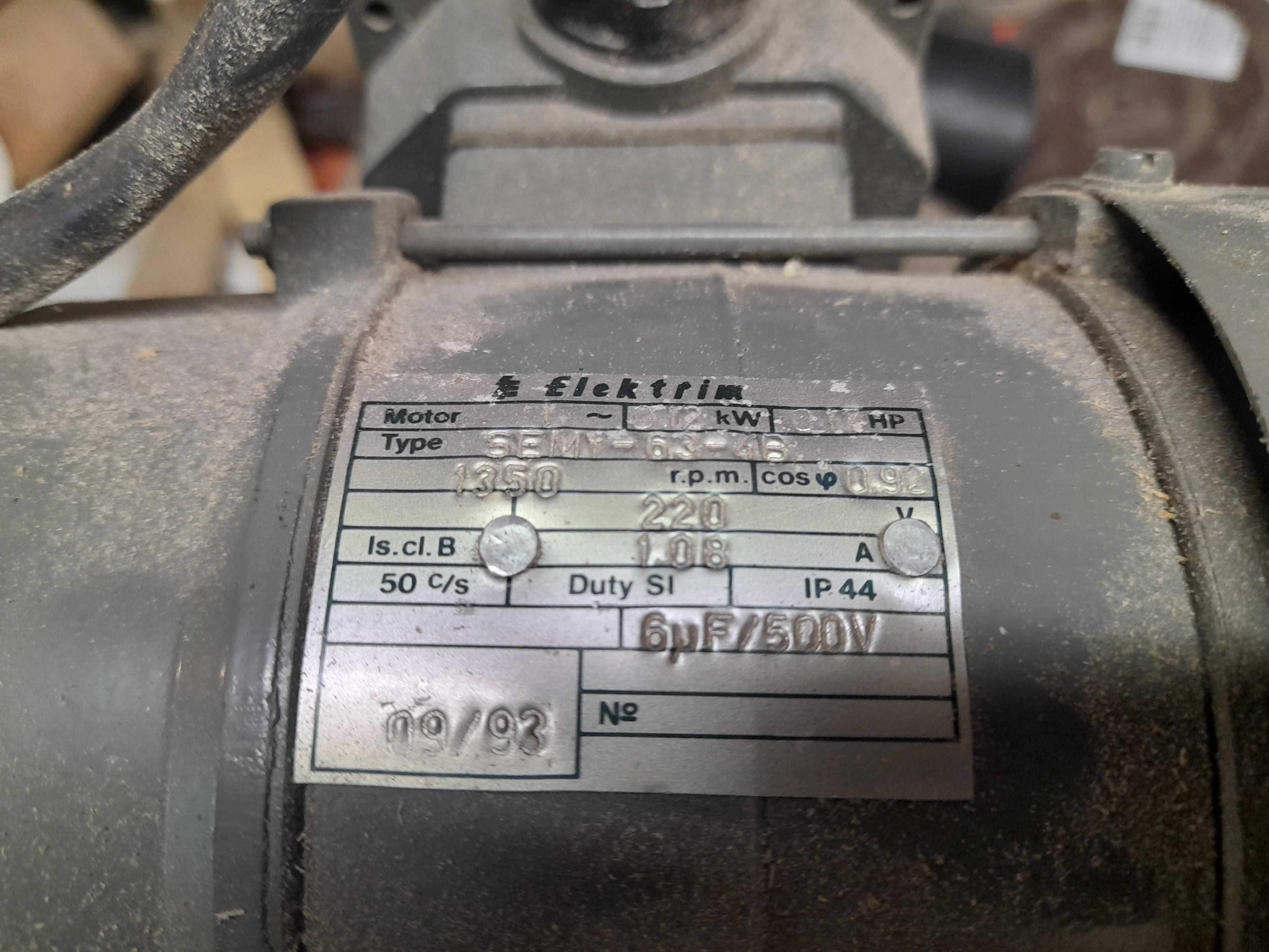 Siłownik liniowy 230V