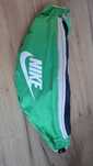 Markowa zielona nerka Nike