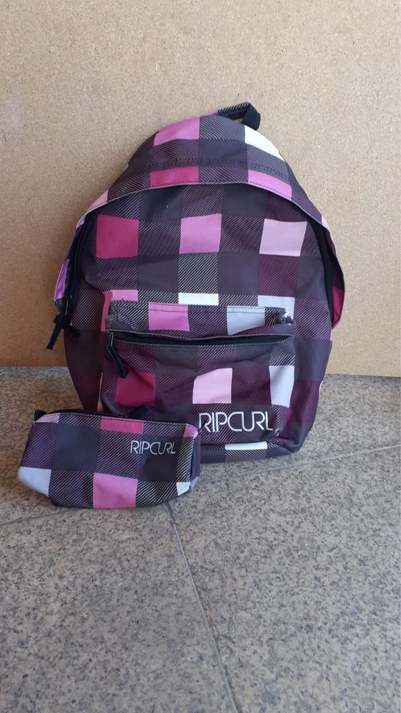 Mochila Rip Curl em perfeito estado (OFERTA estojo)