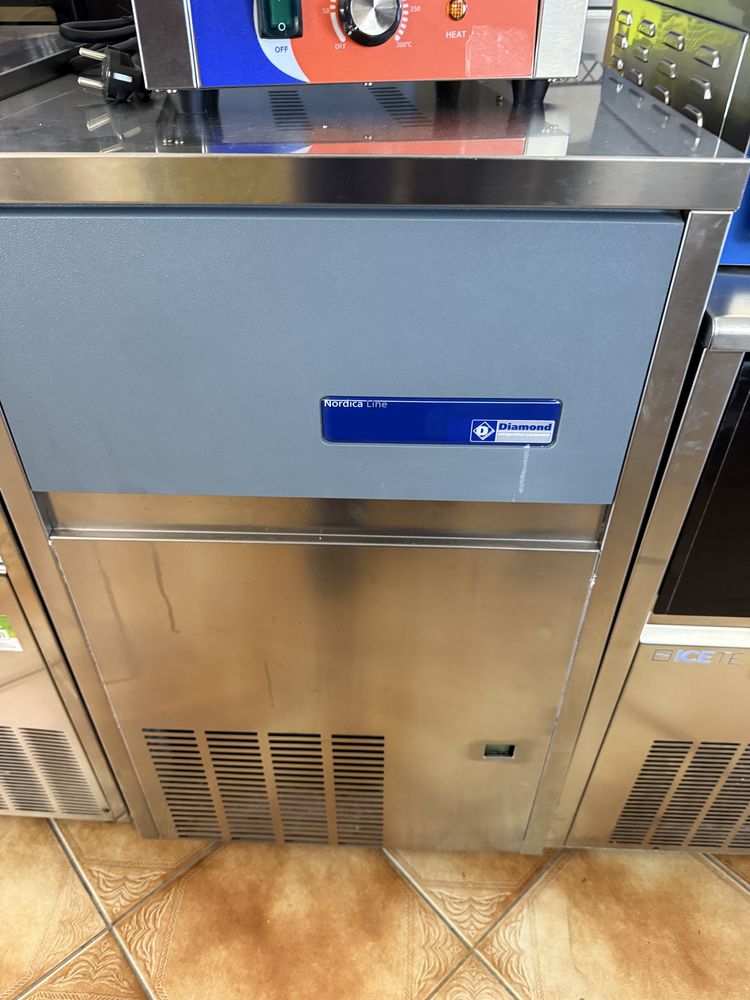 Maquina de gelo BREMA Cubo 45 kg Garantia e instalação