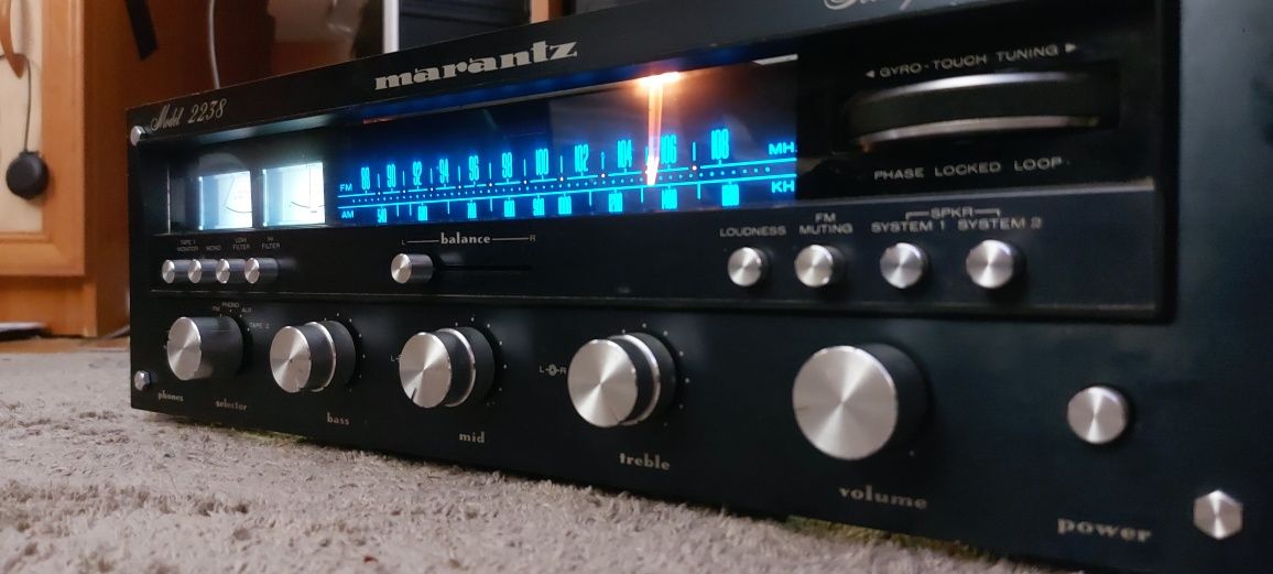 Amplituner marantz  model 2238  stan idealny