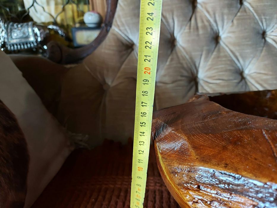 Umywalka (nablatowa)z drzewa tekowego.