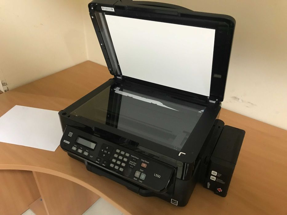 БФП кольорового друку HP OfficeJet Pro 8730 з Wi-Fi та БФП  Epson L550