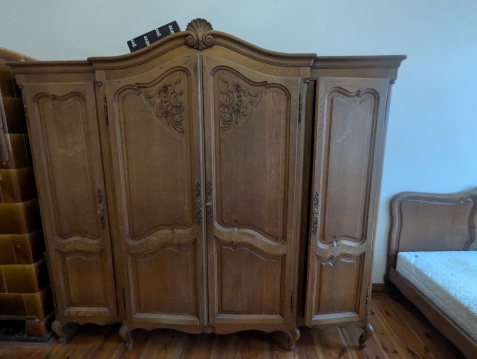 Antyczna sypialnia retro