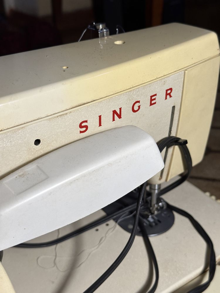 Швейна машинка singer