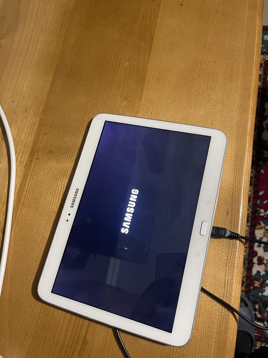 Продам Планшет samsung galaxy tab 3 10,1" 2 gb / 16 gb белый